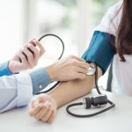 El seguimiento de la dislipemia contempla otros factores de riesgo cardiovascular