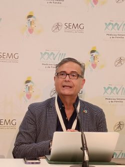 El doctor Ramos, del Grupo de Bioética de la SEMG