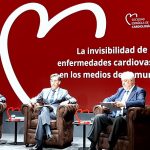 “La Estrategia en Salud Cardiovascular es un canto al sol”. Foto de Sáez de Buruaga, Pérez-Villacastín e Íñiguez Romo.