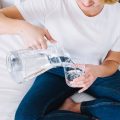 Se recomienda consumir agua simple potable, hervida o clorada para evitar una infección gastrointestinal.